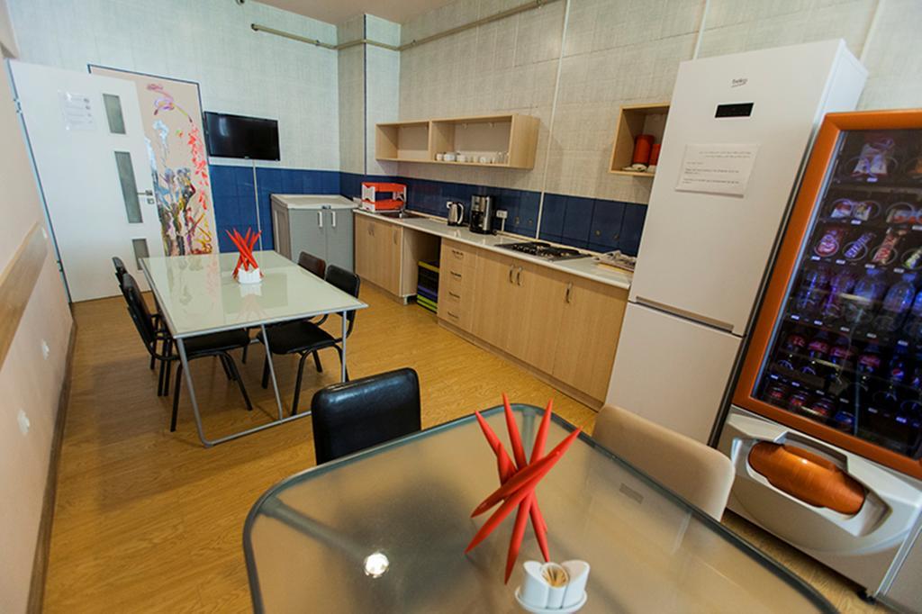 Holiday Hotel & Hostel Ереван Экстерьер фото