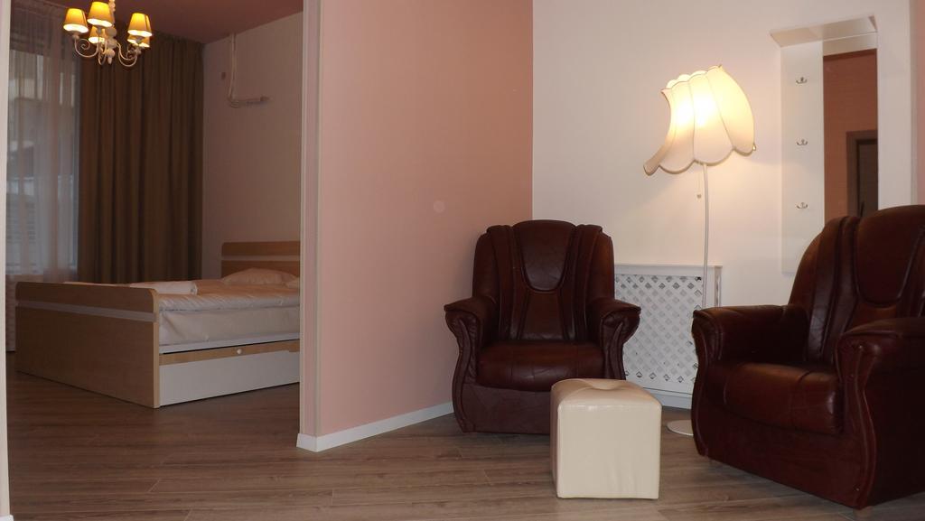 Holiday Hotel & Hostel Ереван Экстерьер фото