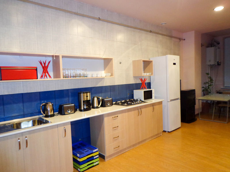 Holiday Hotel & Hostel Ереван Экстерьер фото
