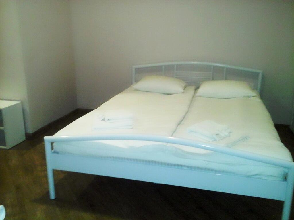 Holiday Hotel & Hostel Ереван Экстерьер фото
