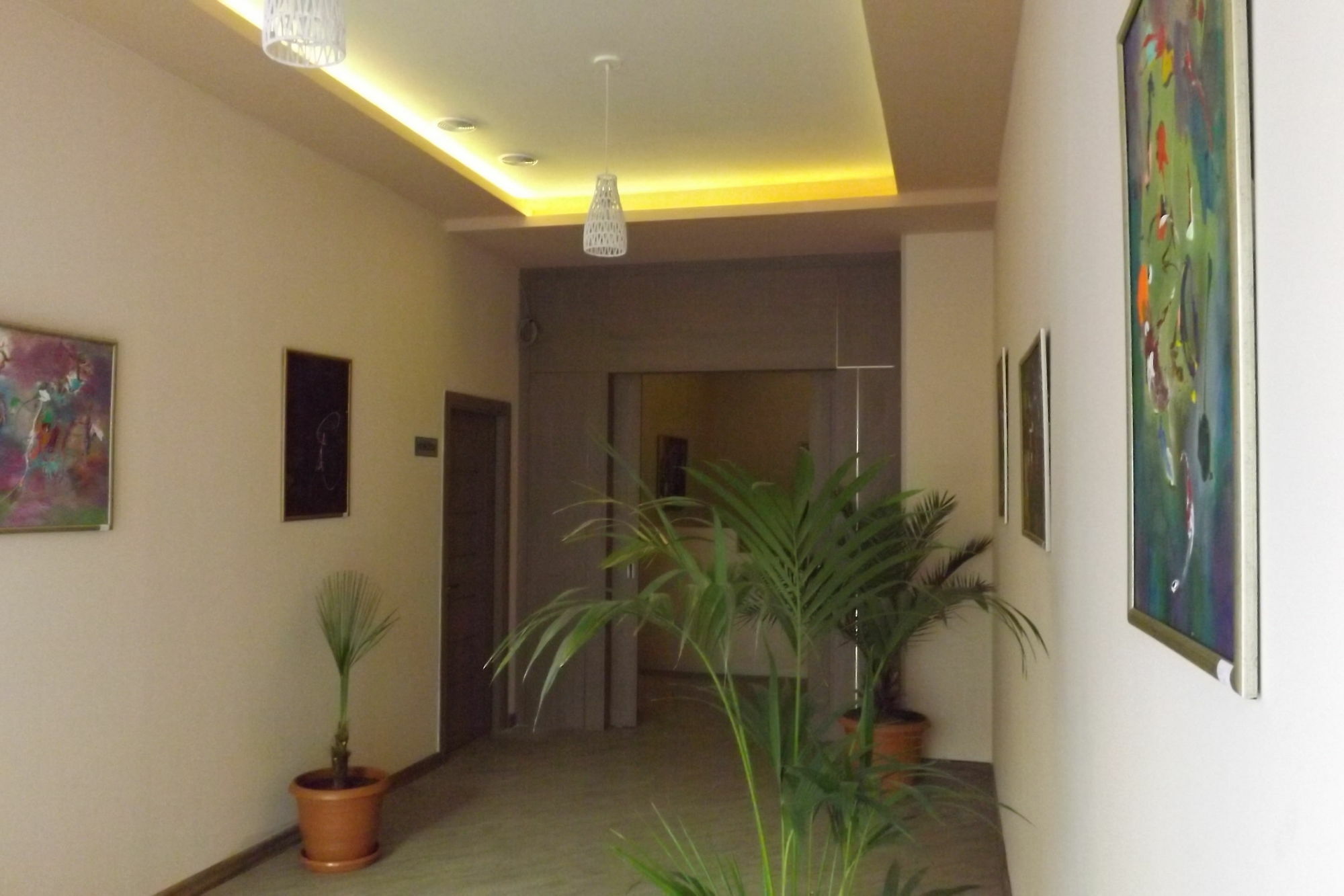 Holiday Hotel & Hostel Ереван Экстерьер фото