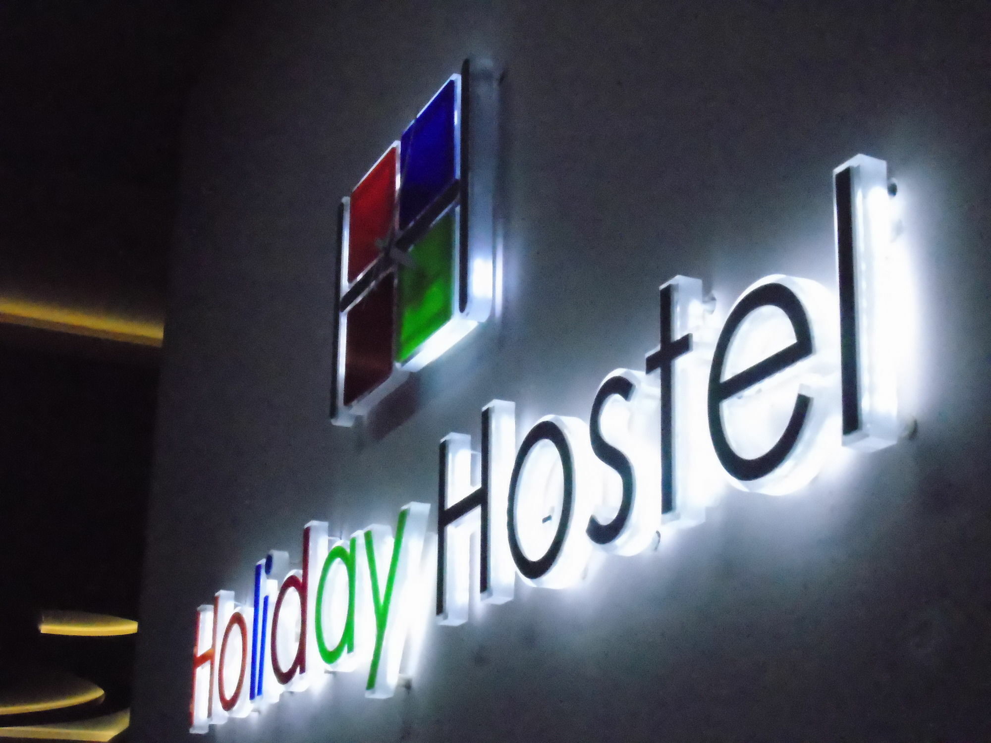 Holiday Hotel & Hostel Ереван Экстерьер фото