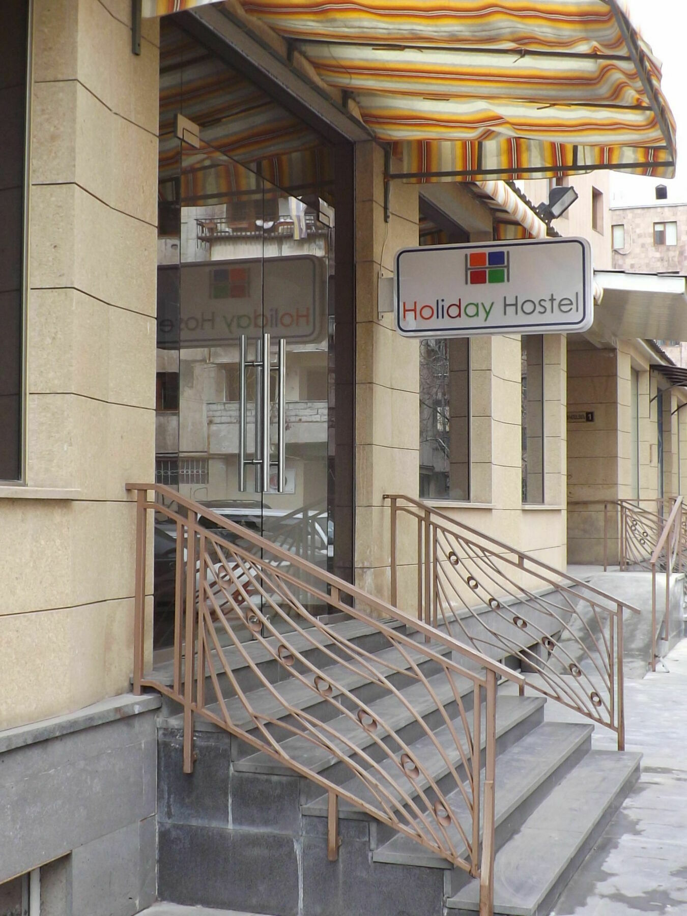 Holiday Hotel & Hostel Ереван Экстерьер фото